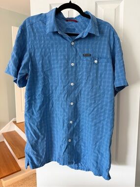 Columbia Men's Light Blue Short-Sleeve Button-Down Shirt